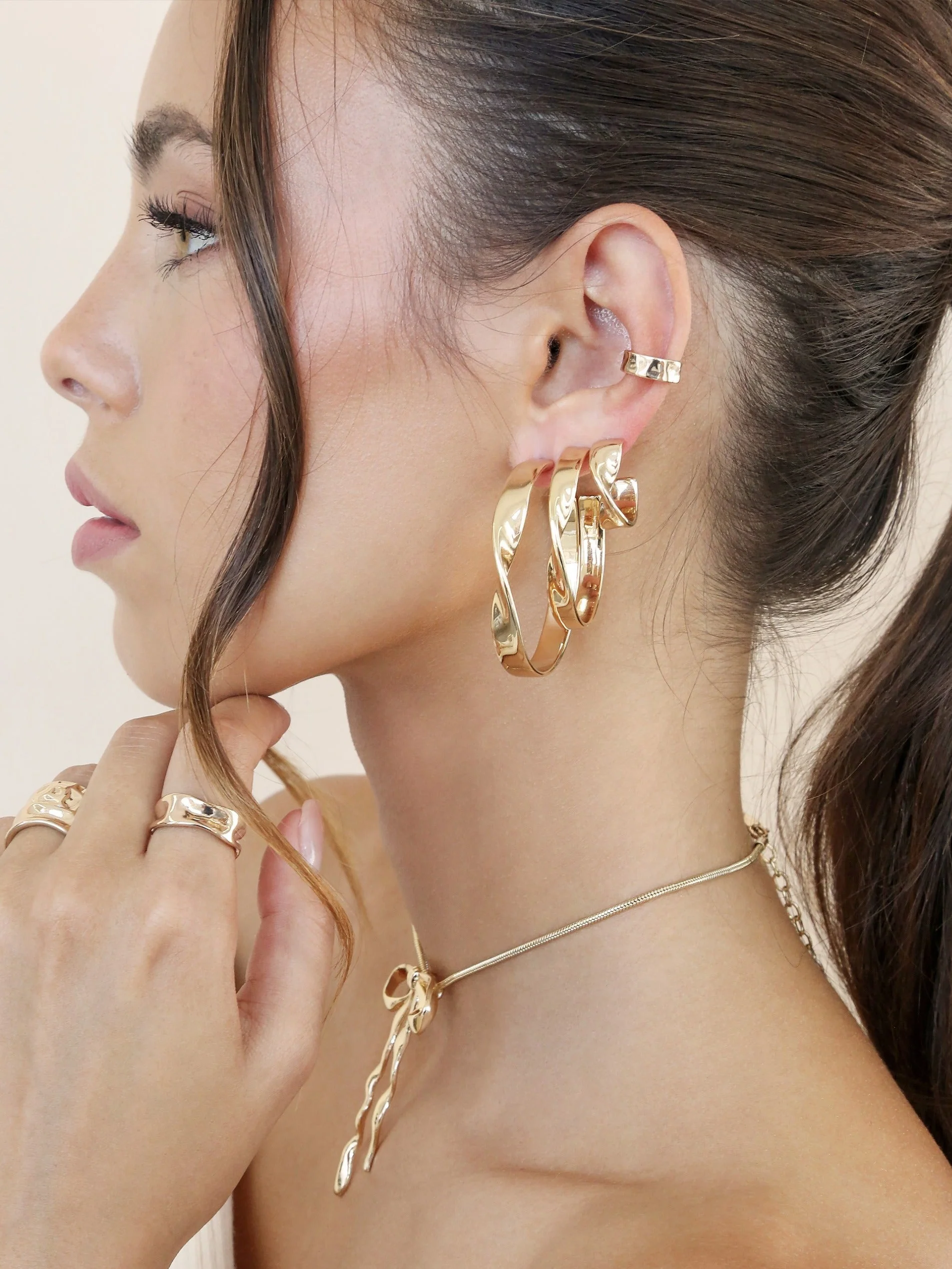 Heirloom Twist Medium Hoops - Image 8